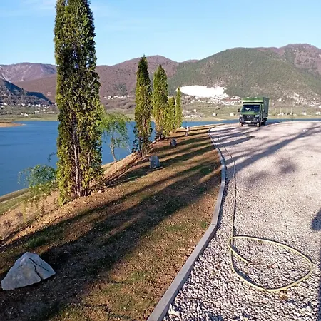 Auto Grubesa Campingplatz Scit