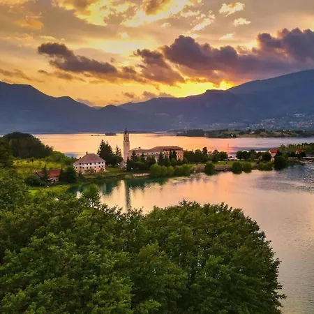 Auto Grubesa Kamp Scit