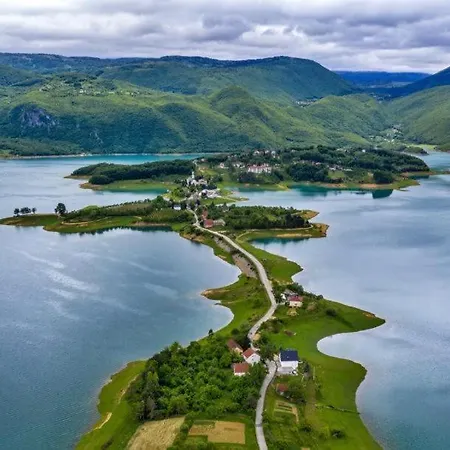 Auto Grubesa Campingplatz *