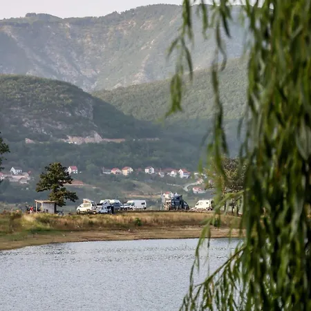 Auto Grubesa Kamp Scit