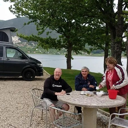 Auto Grubesa Kamp Scit