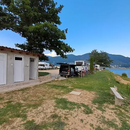 Camping Auto Grubesa