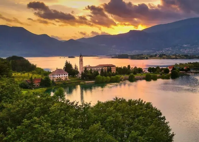 Auto Grubesa Kemping Scit